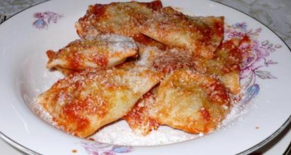 Culurgiones di ricotta (Ravioli Sardi)