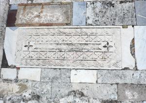 Chiesa di San Platano - Architrave in marmo